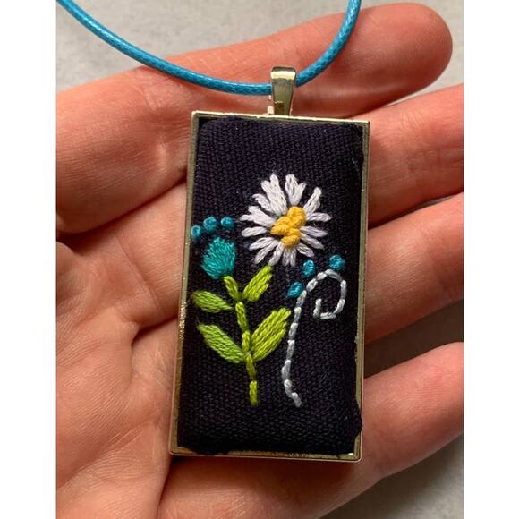 Handmade Embroidery Necklace Daisy Flower - Rectangle Bezel - Picture 4 of 4